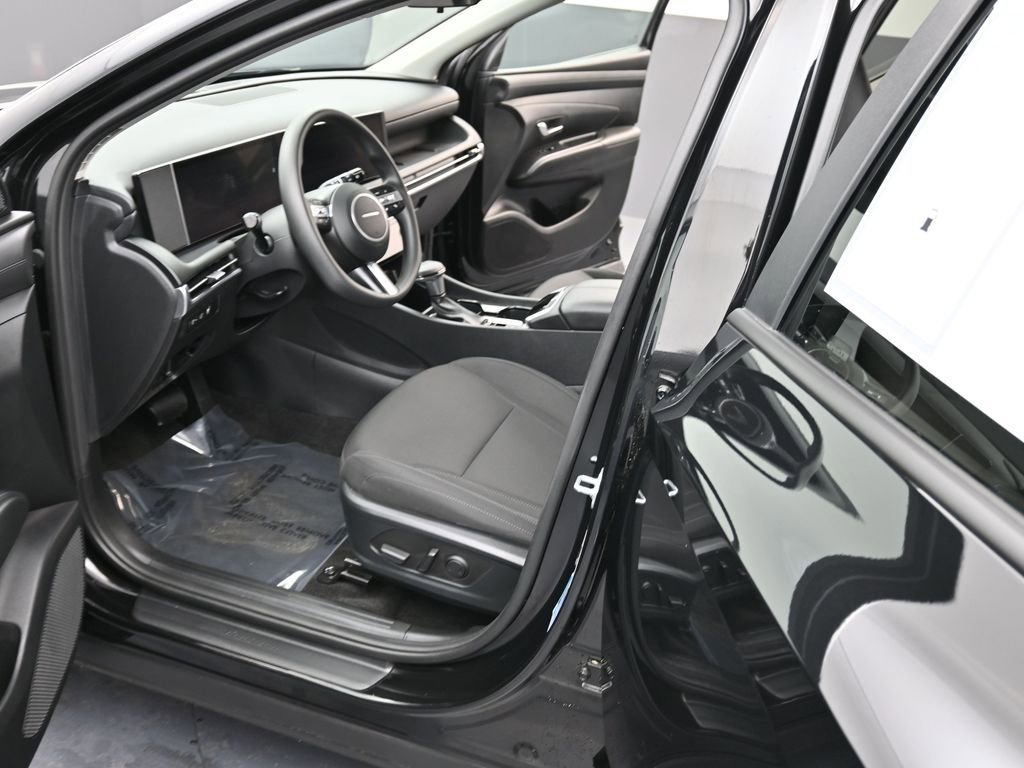 Certified 2025 Hyundai Tucson SEL image 12