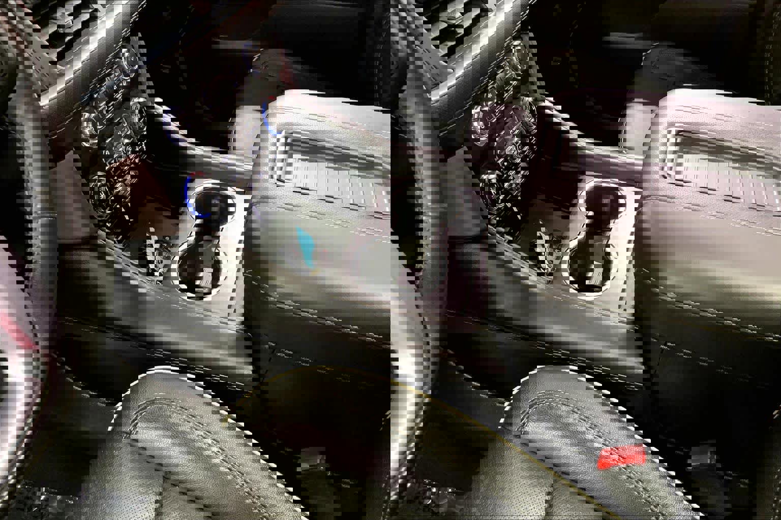 Used 2021 GMC Yukon SLT w/ SLT Premium Package image 17