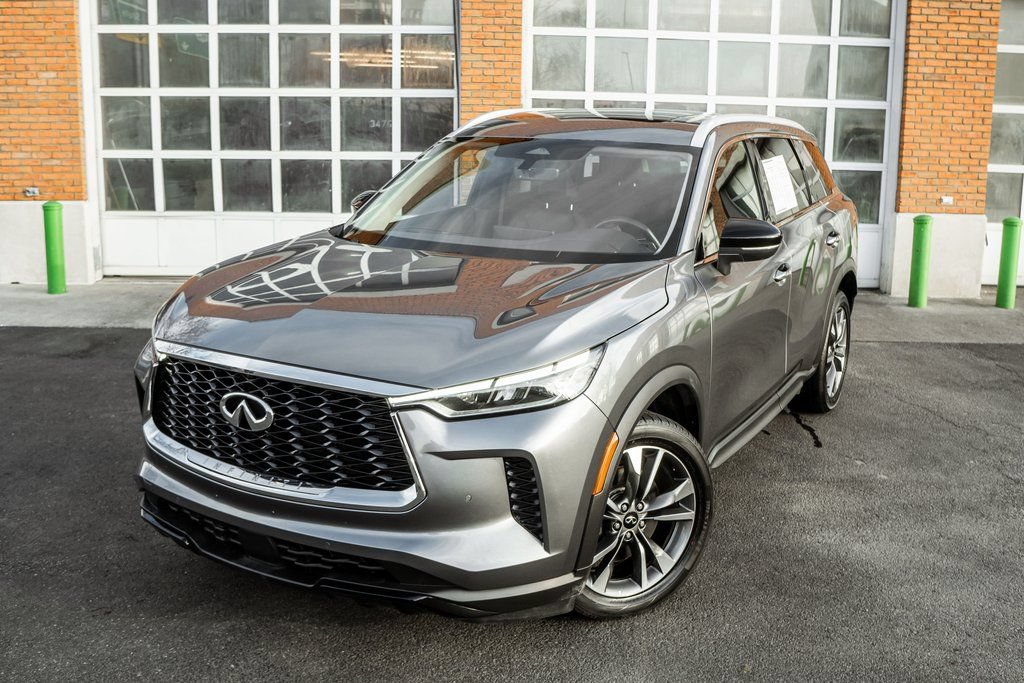 Used 2023 INFINITI QX60 Luxe AWD/4WD image 2