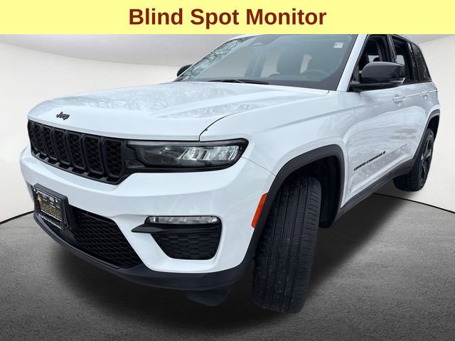 Used 2023 Jeep Grand Cherokee Limited w/ Black Appearance Package image 5