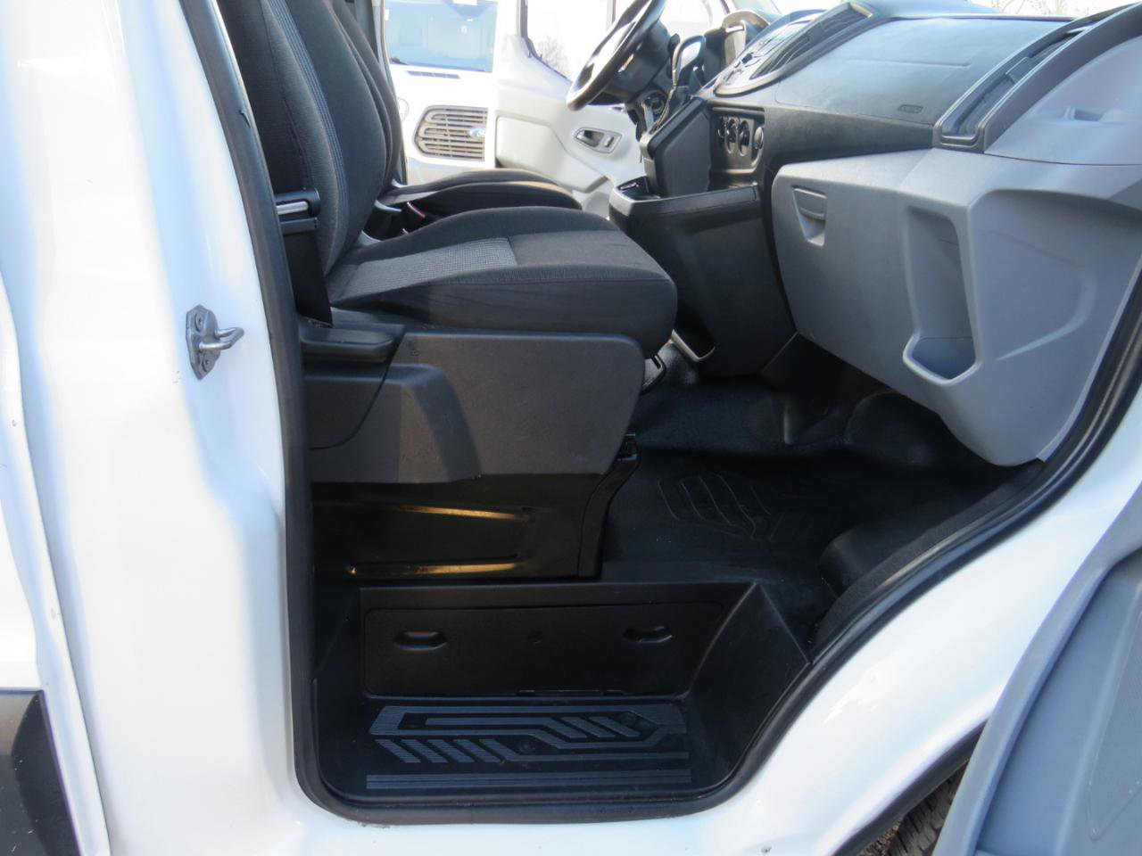 Used 2017 Ford Transit 250 130 Medium Roof RWD image 16
