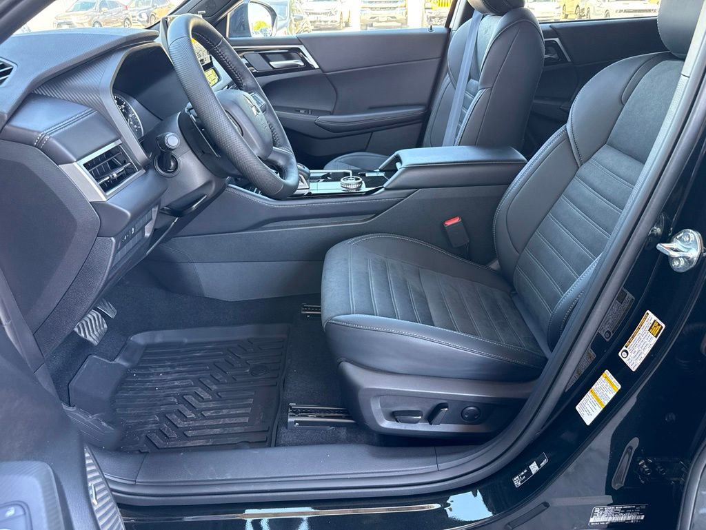 New 2026 Mitsubishi Outlander LE FWD image 24