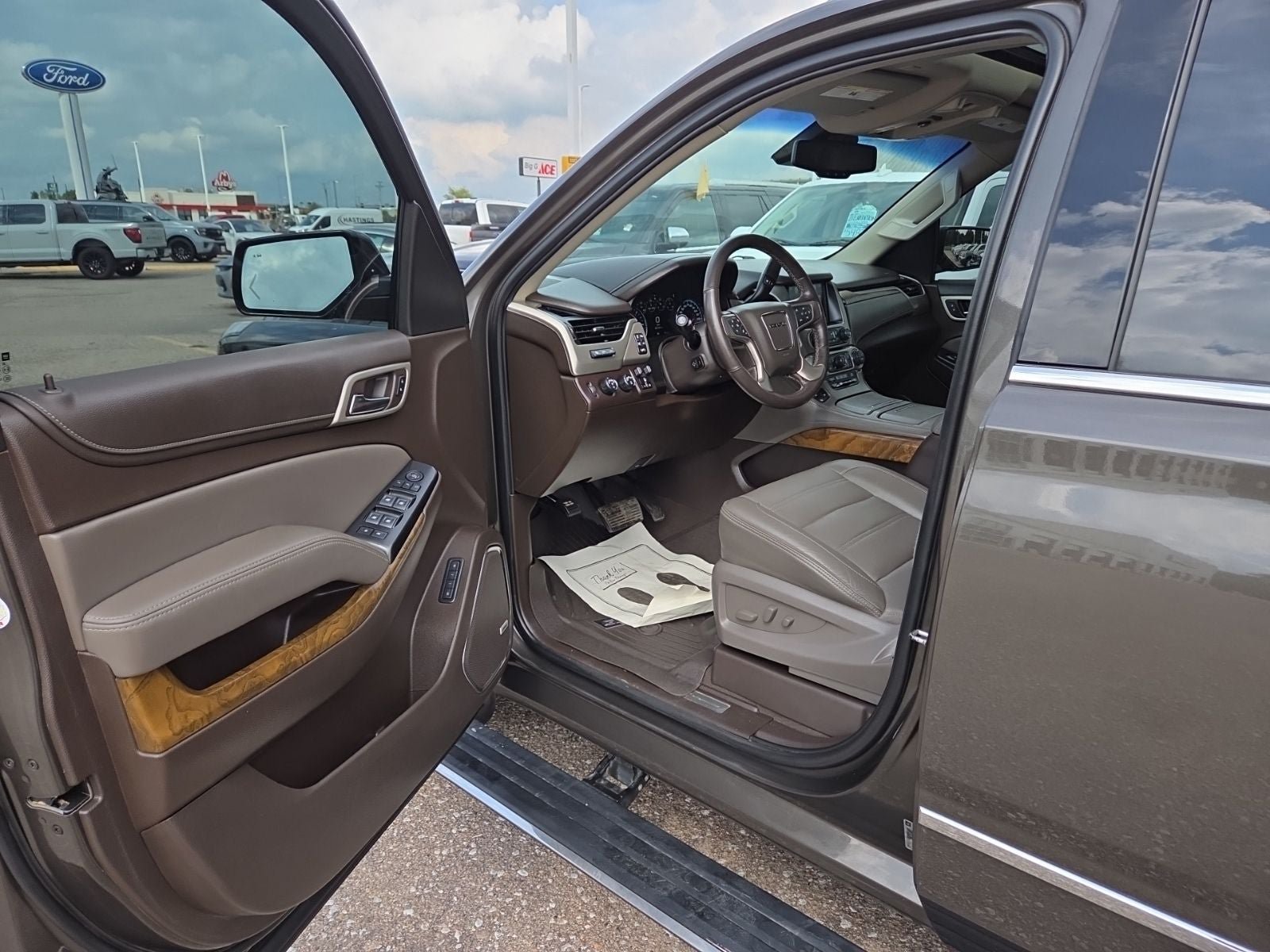 Used 2019 GMC Yukon XL Denali w/ Denali Ultimate Package AWD/4WD image 18