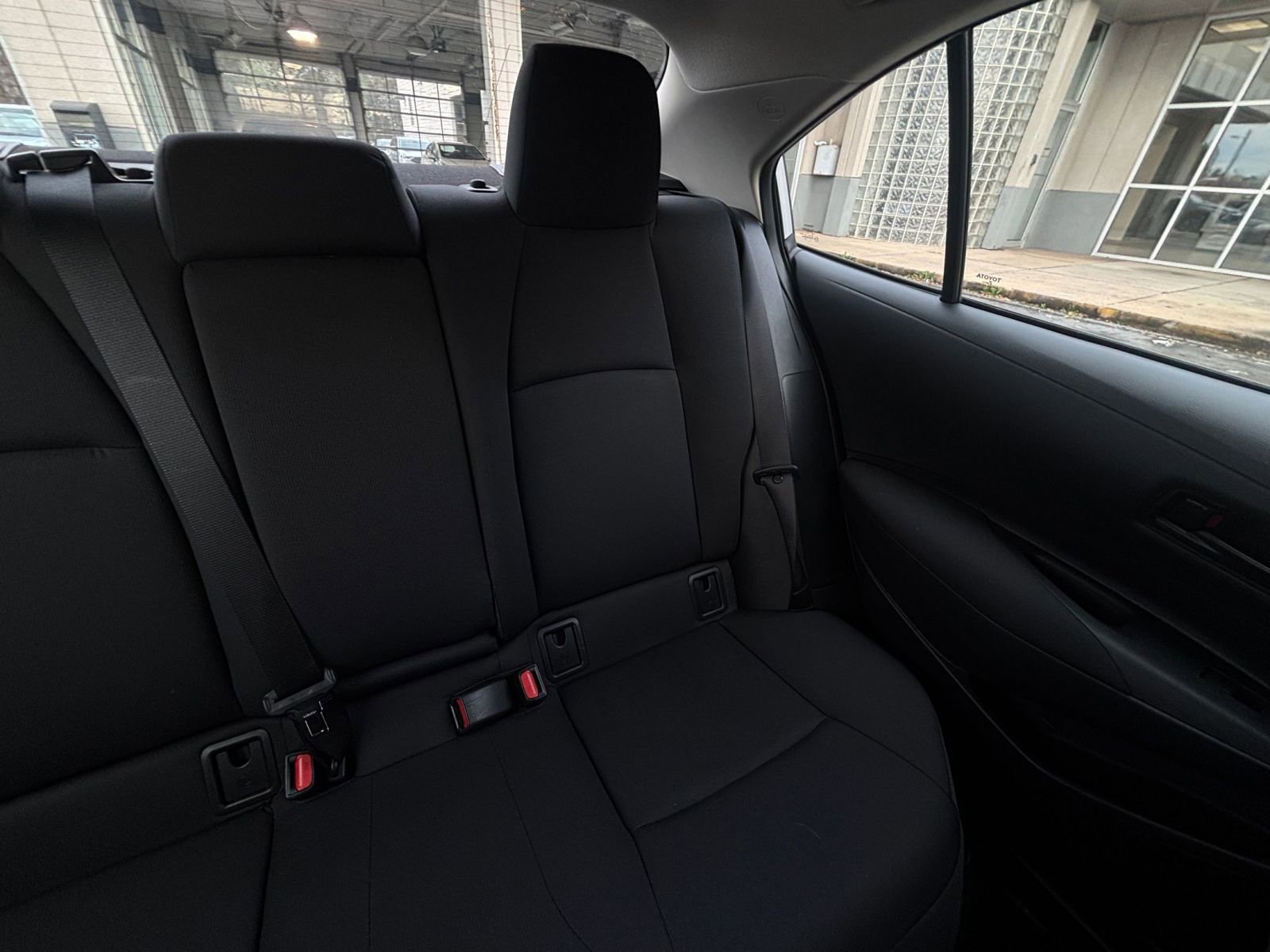 Used 2025 Toyota Corolla LE image 41