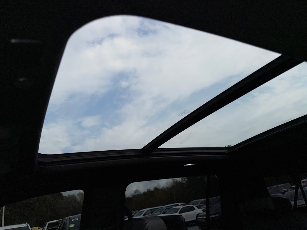 Certified 2023 GMC Yukon XL Denali w/ Denali Reserve Package RWD image 35