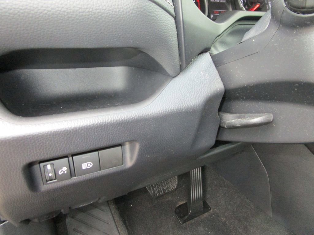 Used 2022 Toyota RAV4 XLE image 21