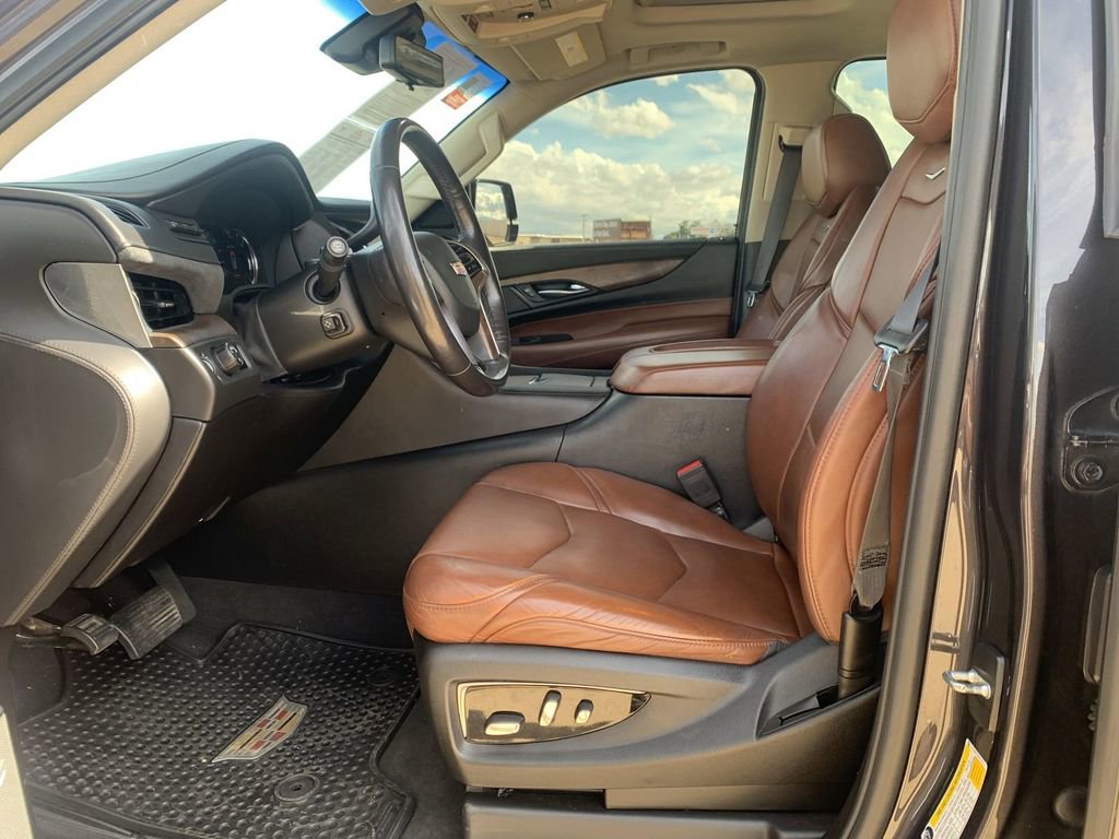 Certified 2018 Cadillac Escalade Luxury image 17