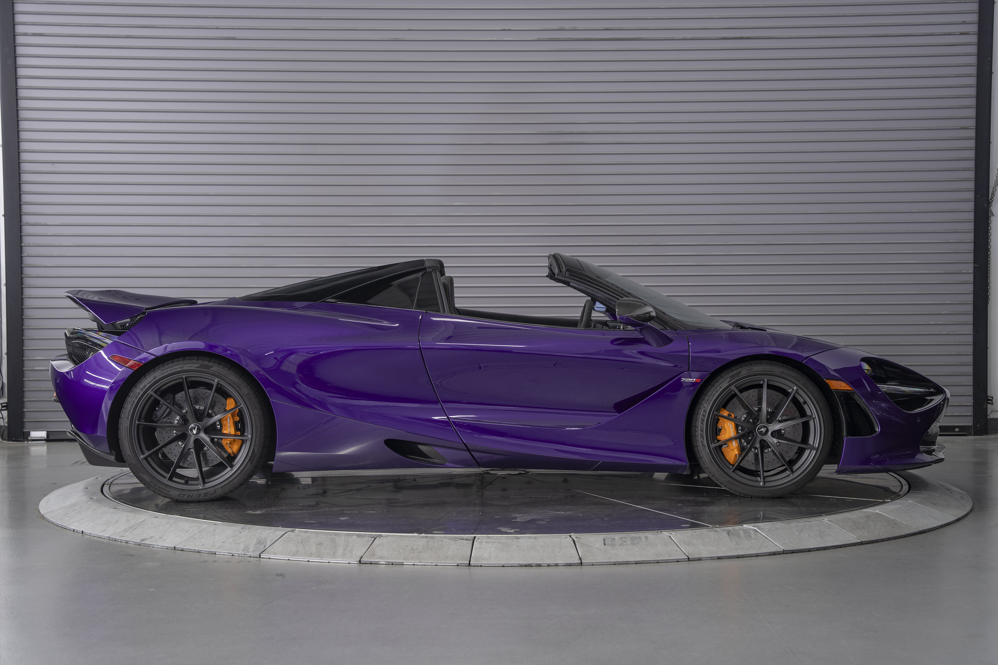 Used 2022 McLaren 720S Spider RWD image 6