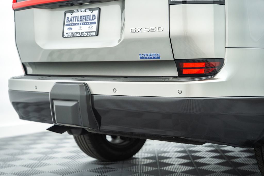 Used 2025 Lexus GX 550 w/ Cold Area Package image 9
