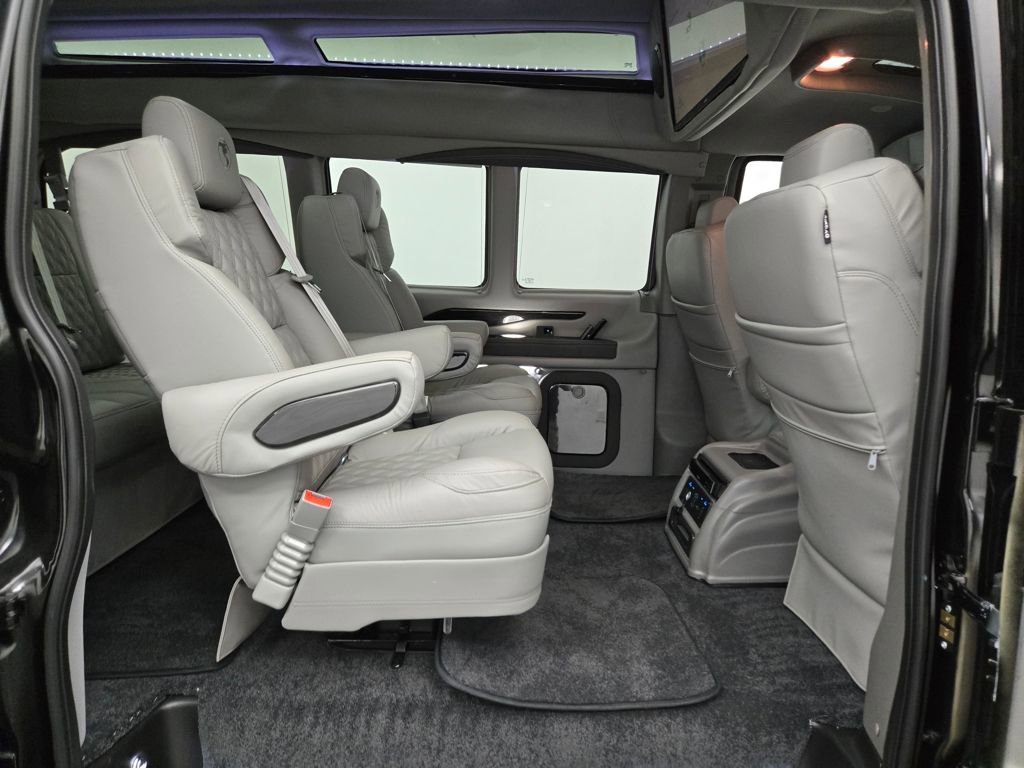 New 2024 GMC Savana 2500 image 44