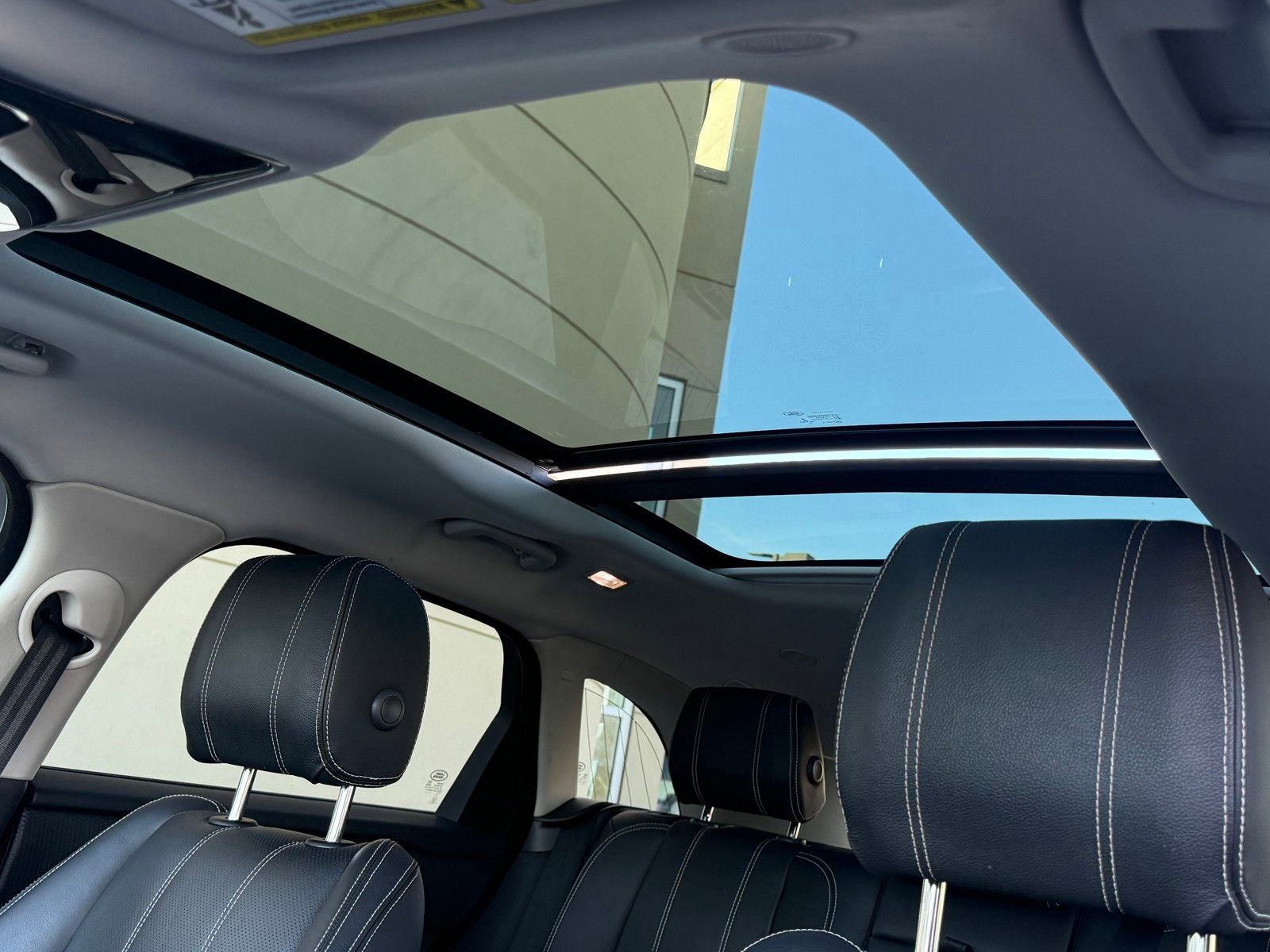 Used 2022 Land Rover Range Rover Velar S image 21