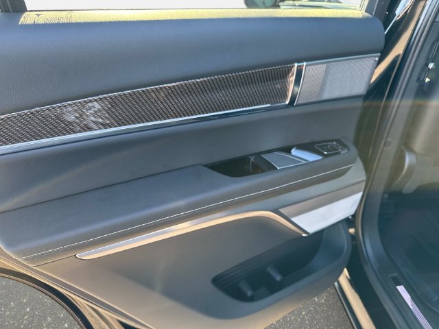New 2026 Cadillac Vistiq Luxury w/ LPO, Floor Liner Package AWD/4WD image 11