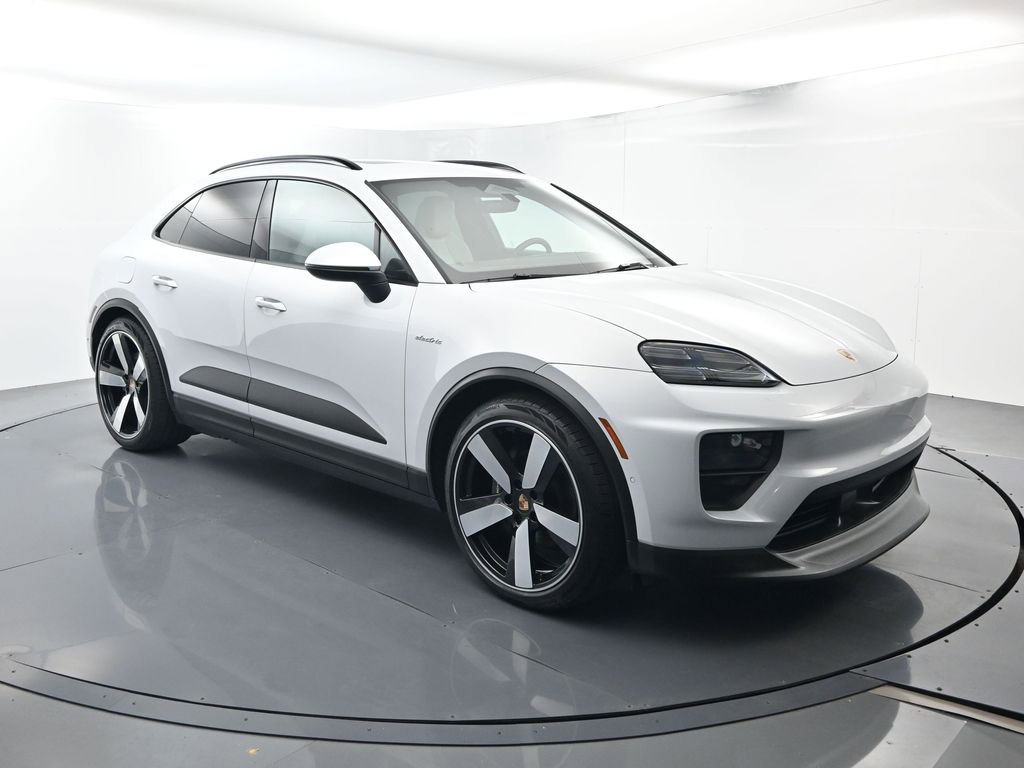 Certified 2025 Porsche Macan Electric image 17