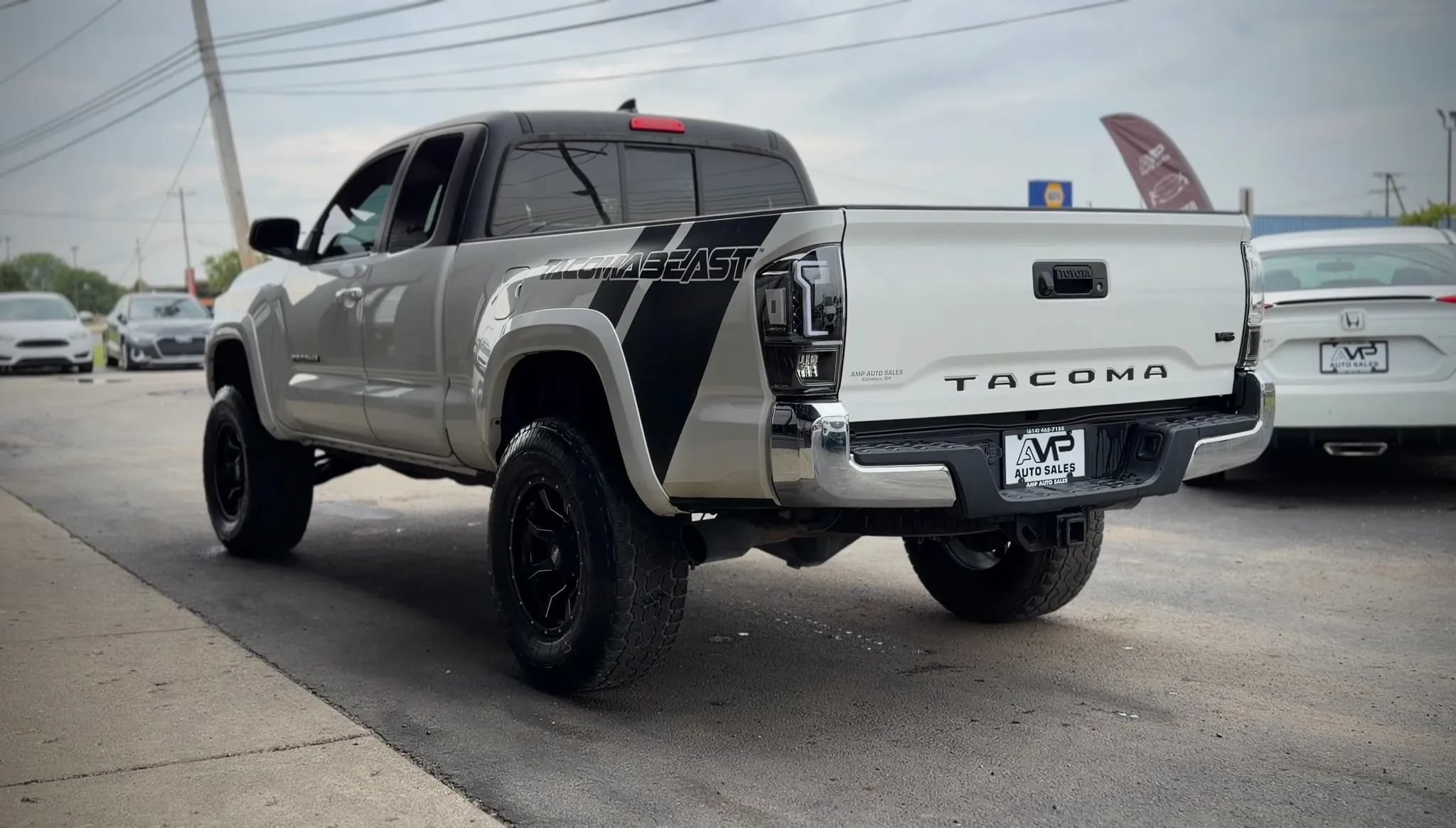 Used 2016 Toyota Tacoma TRD Sport w/ Towing Package AWD/4WD image 4