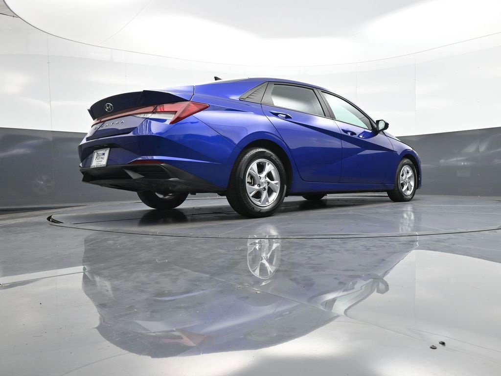 Certified 2023 Hyundai Elantra SE w/ Cargo Package image 29