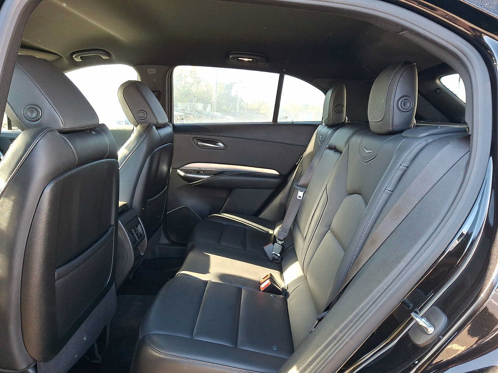 Used 2022 Cadillac XT4 Premium Luxury w/ Safety Alert Package AWD/4WD image 10