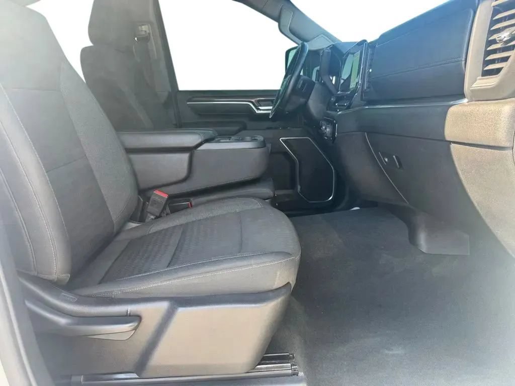 Used 2025 Chevrolet Silverado 2500 LT AWD/4WD image 14