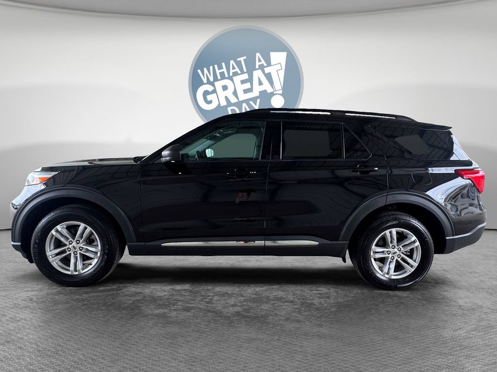 Used 2023 Ford Explorer XLT AWD/4WD image 7