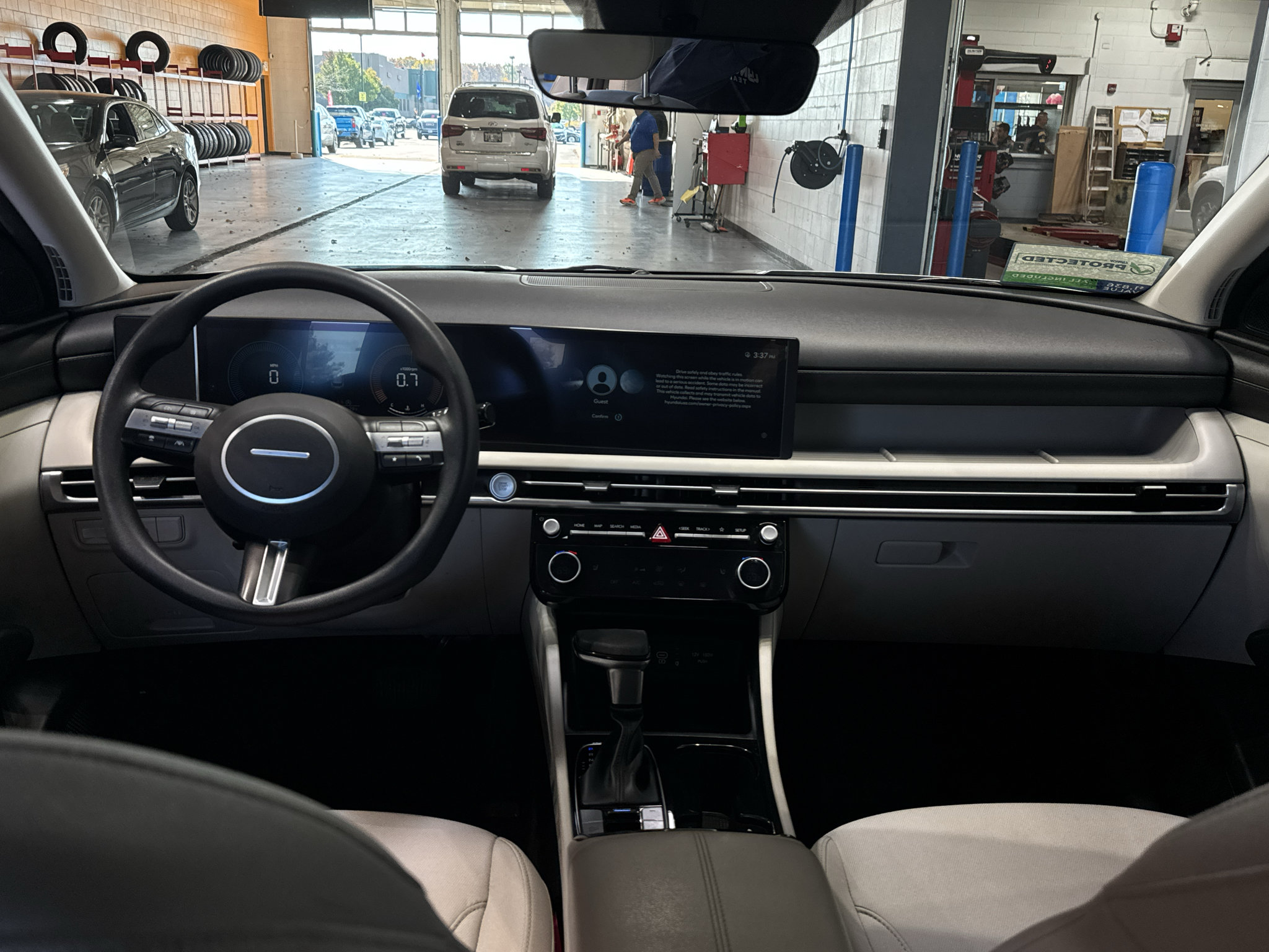 Used 2025 Hyundai Tucson SEL FWD image 13