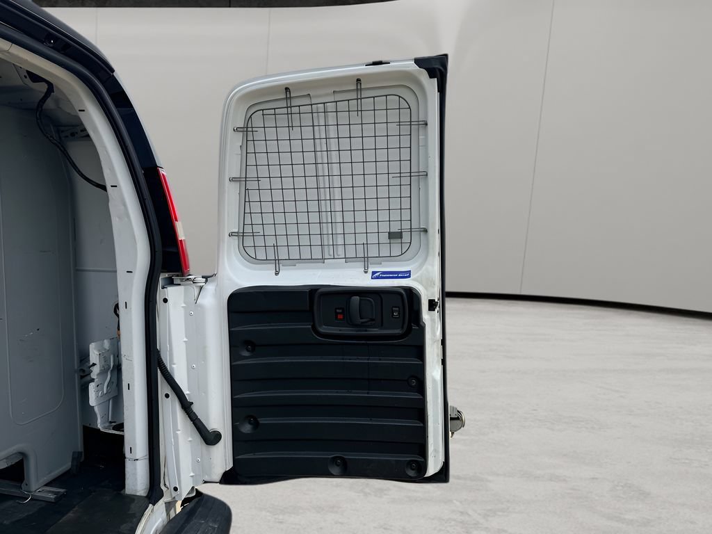 Used 2016 Chevrolet Express 2500 RWD image 19