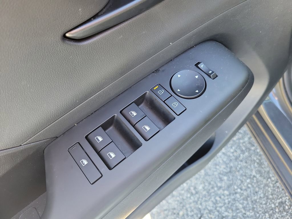 Used 2025 Hyundai Kona SEL image 16