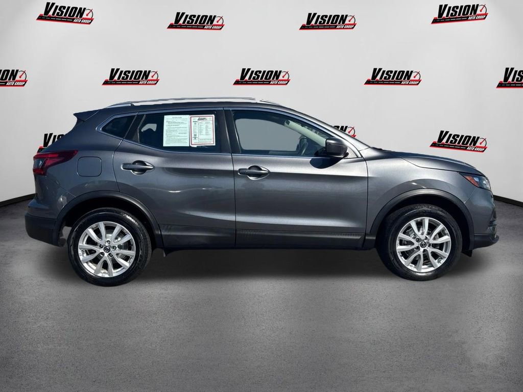 Used 2020 Nissan Rogue Sport SV image 4