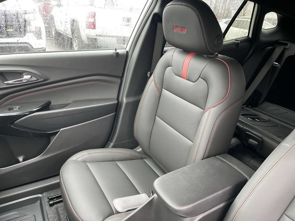 New 2026 Chevrolet Trax RS w/ Sunroof Package FWD image 24