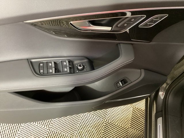 New 2025 Audi Q7 3.0T Prestige image 15