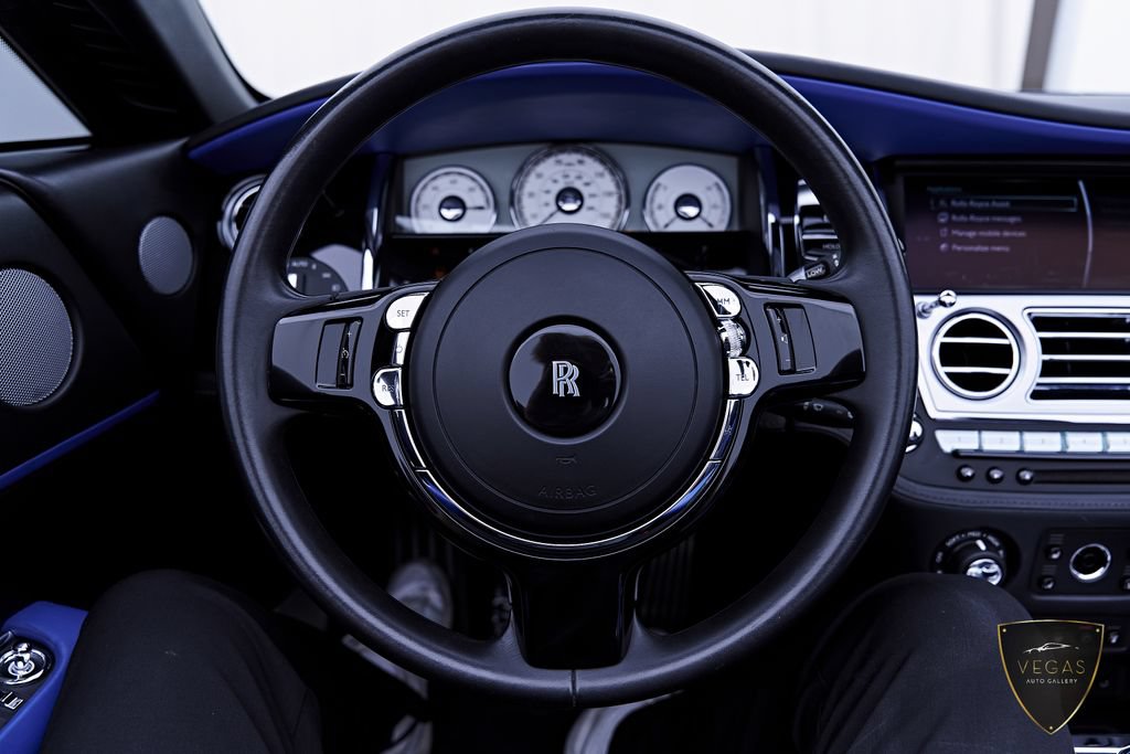 Used 2019 Rolls-Royce Dawn RWD image 70
