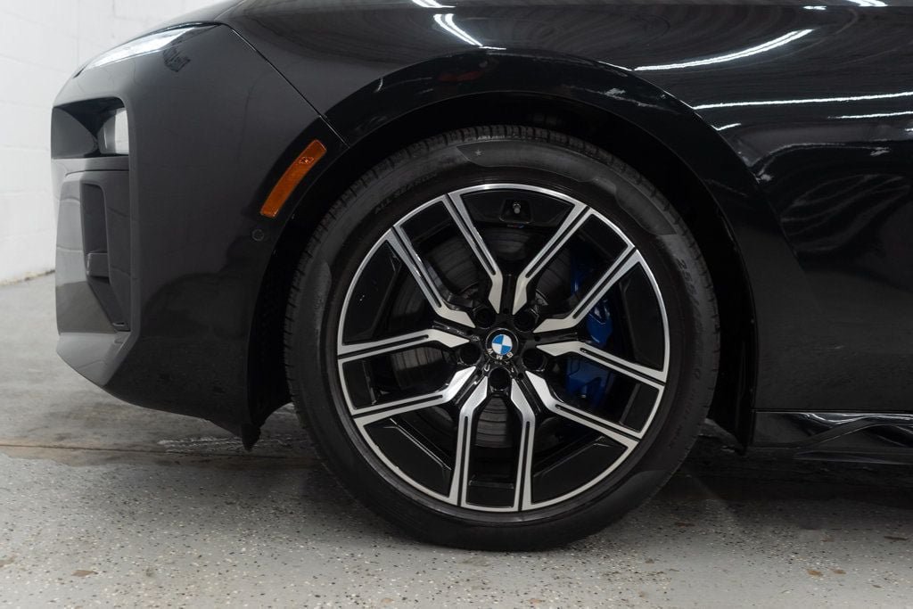 Used 2023 BMW 760i xDrive w/ Executive Package AWD/4WD image 45