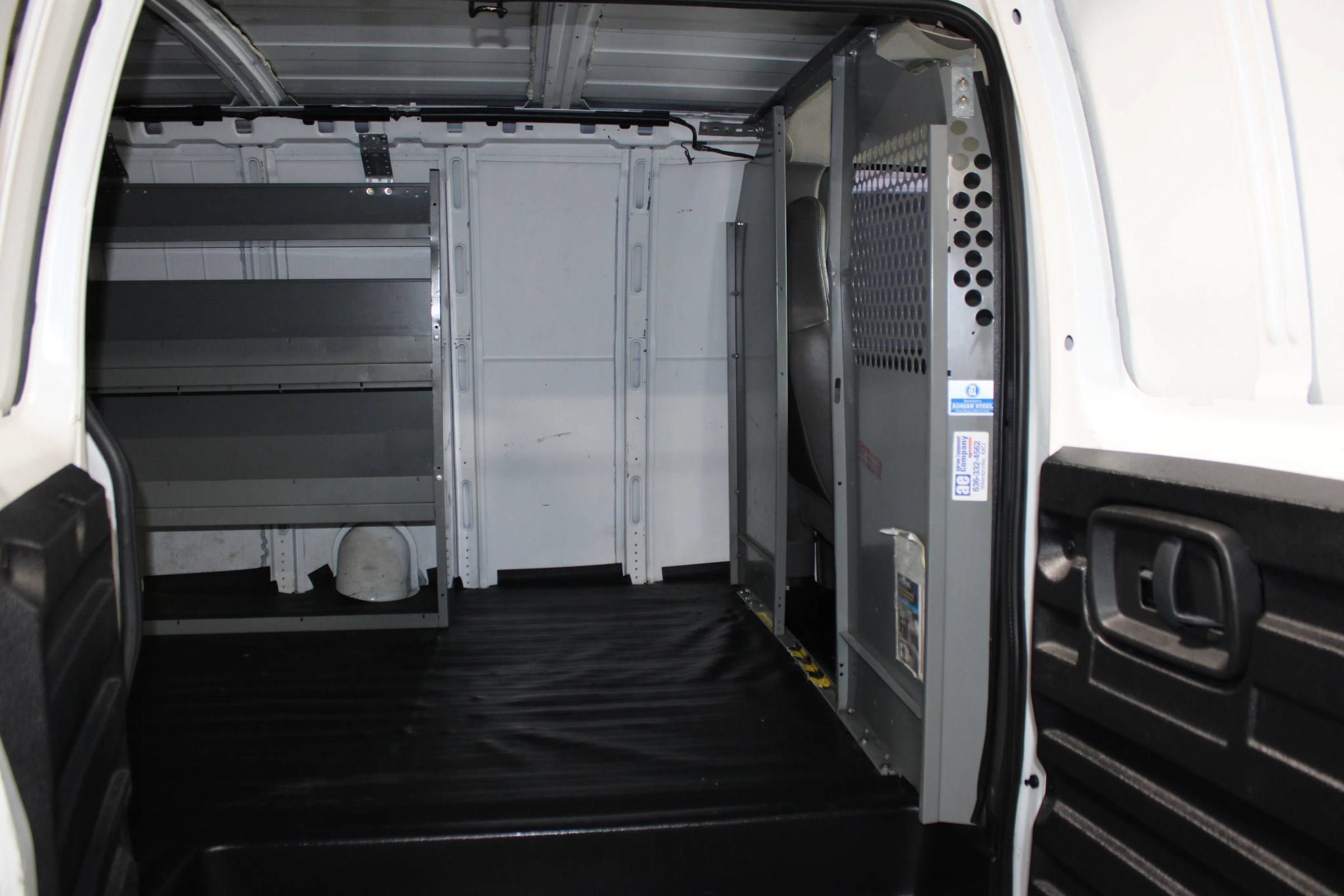 Used 2008 GMC Savana 2500 Extended RWD image 24