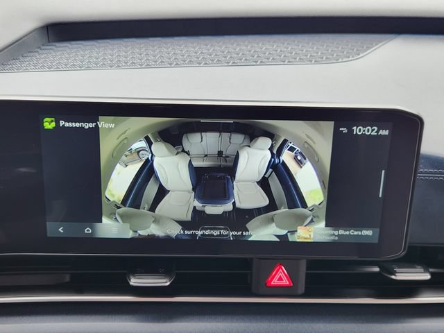 Used 2026 Kia Carnival EX FWD image 18