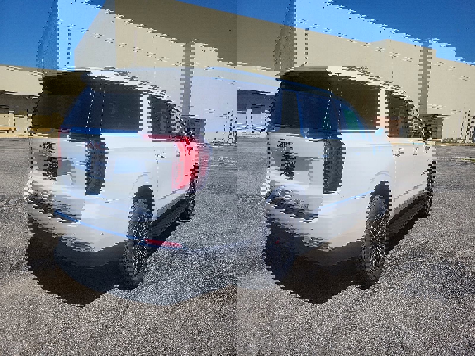 New 2026 GMC Yukon XL Elevation w/ Elevation Premium Package image 5