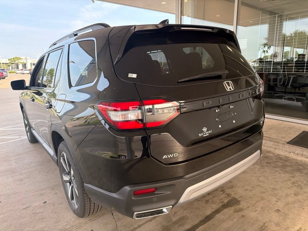 Used 2024 Honda Pilot Touring image 6