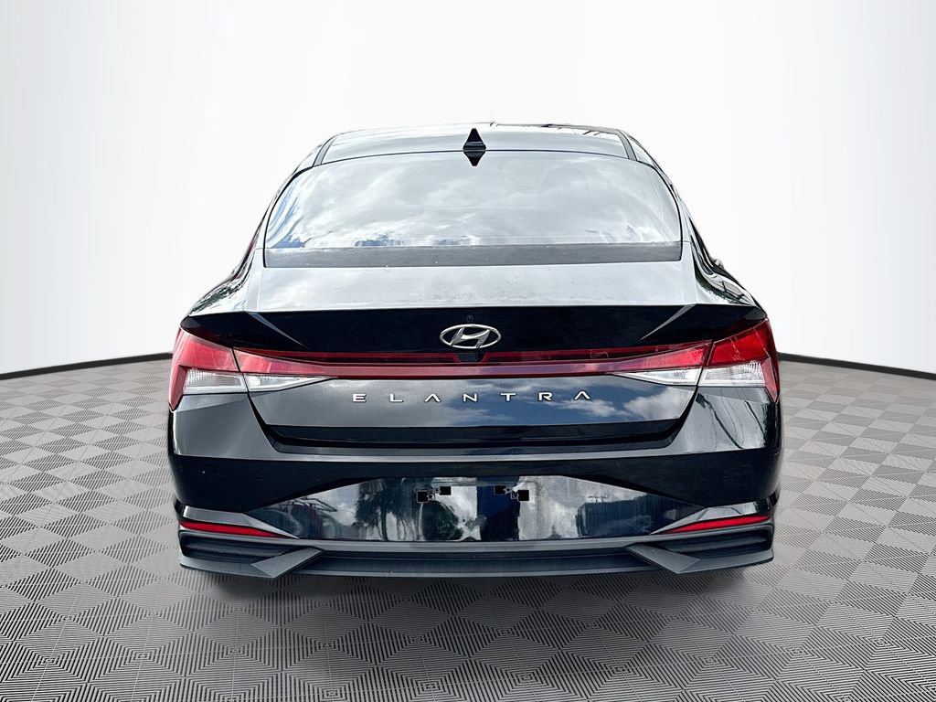 Used 2023 Hyundai Elantra SEL FWD image 7