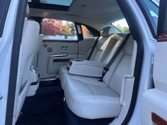 Used 2015 Rolls-Royce Ghost RWD image 12