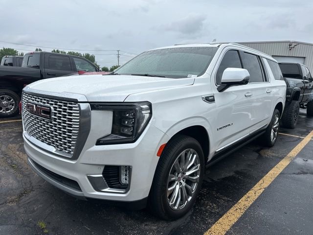 Used 2022 GMC Yukon XL Denali AWD/4WD image 15