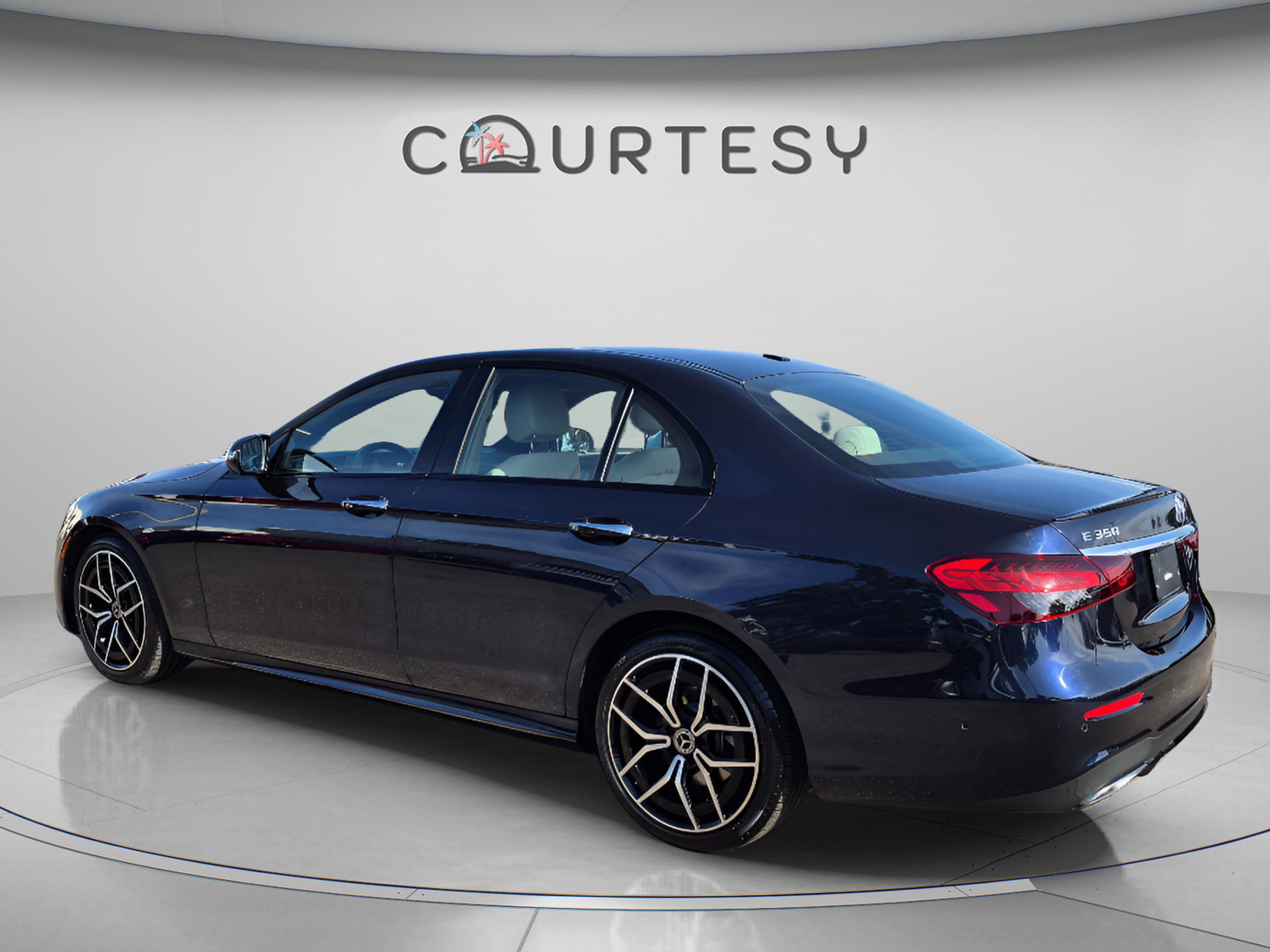 Used 2023 Mercedes-Benz E 350 Sedan image 3