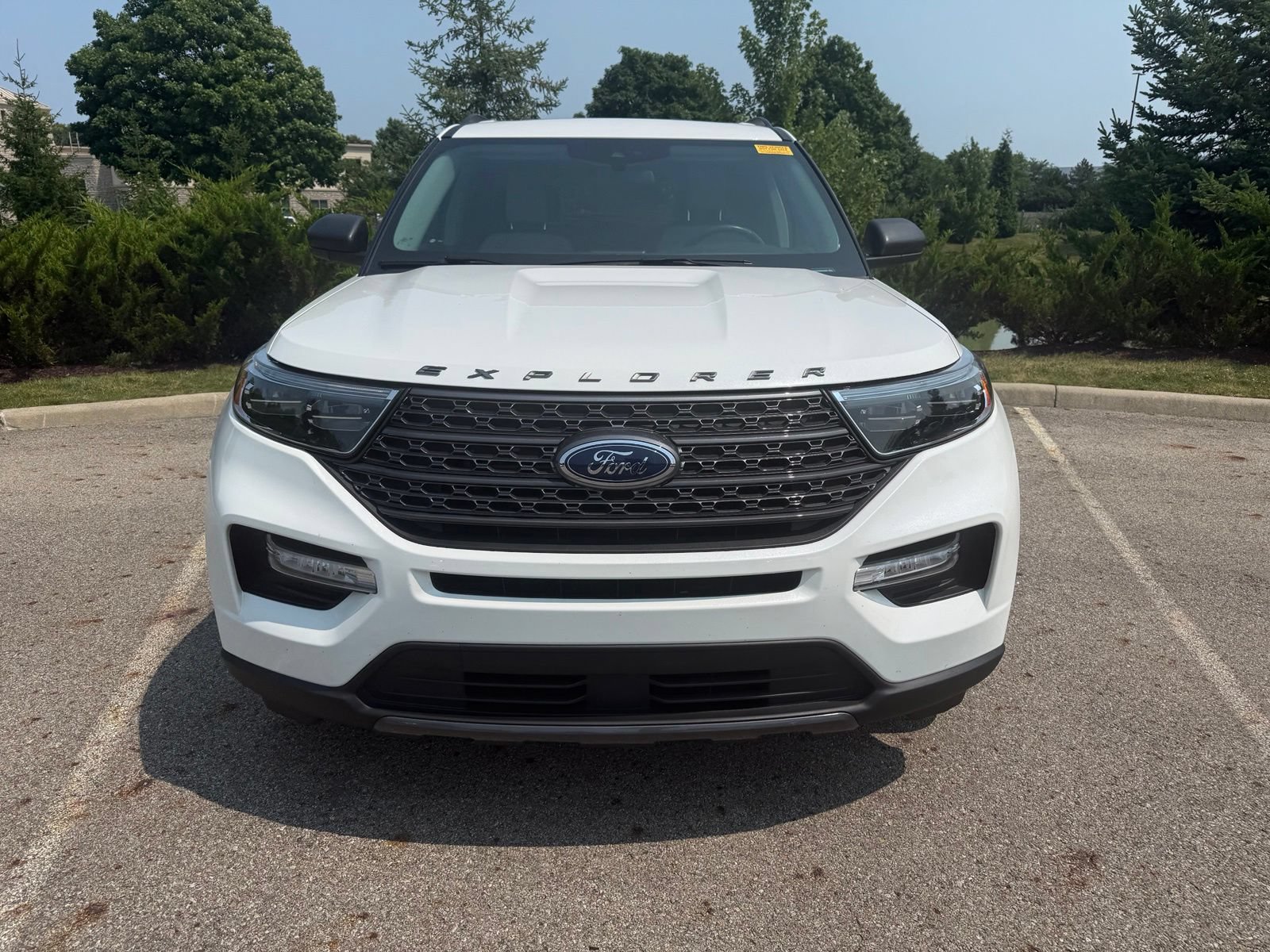 Used 2021 Ford Explorer XLT w/ Equipment Group 202A AWD/4WD image 2