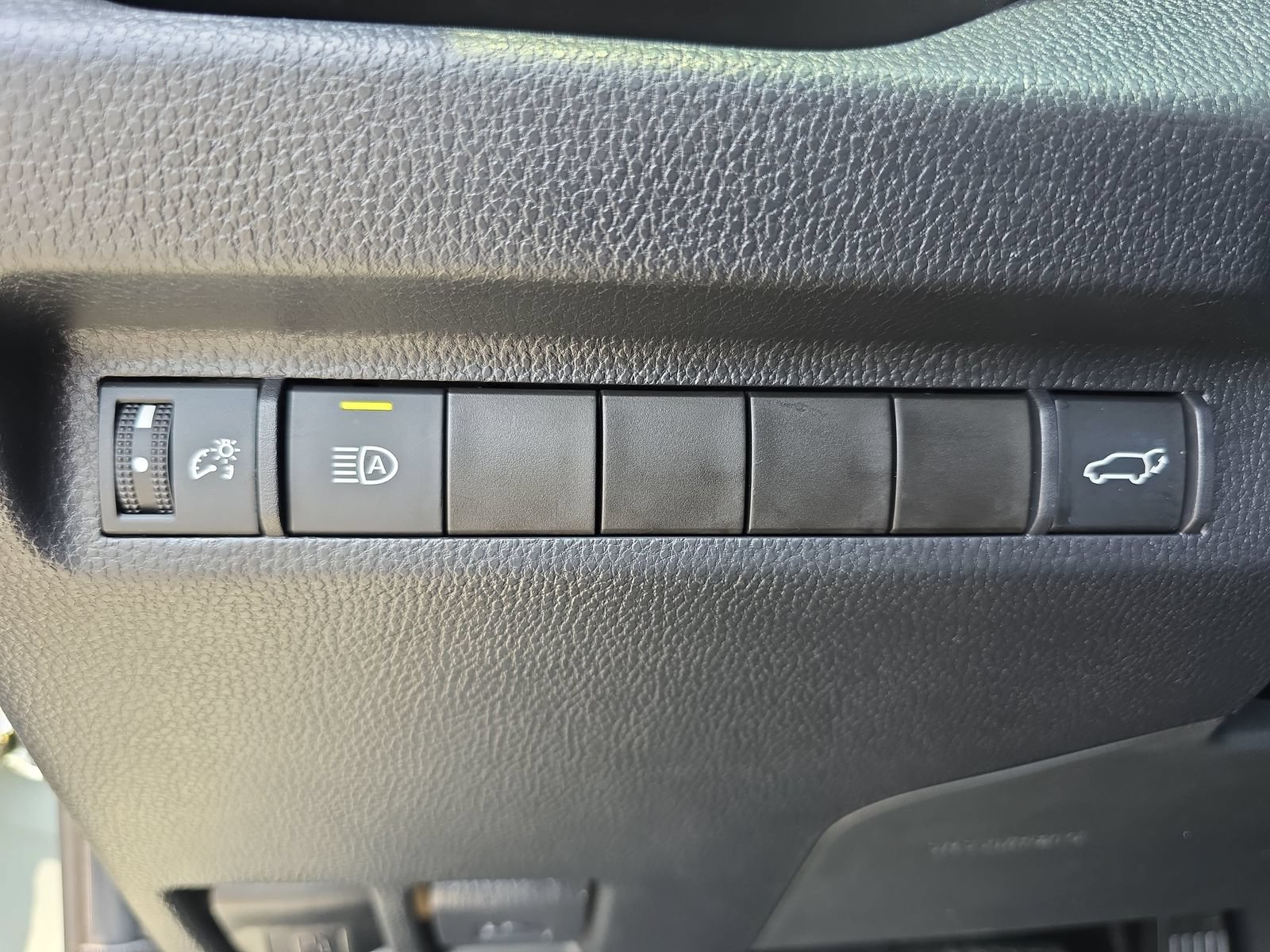 Used 2023 Toyota RAV4 XLE Premium FWD image 26