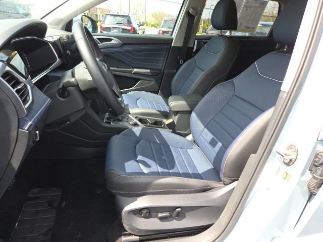 Used 2025 Volkswagen Taos SEL w/ Black Wheel Plus Package AWD/4WD image 10