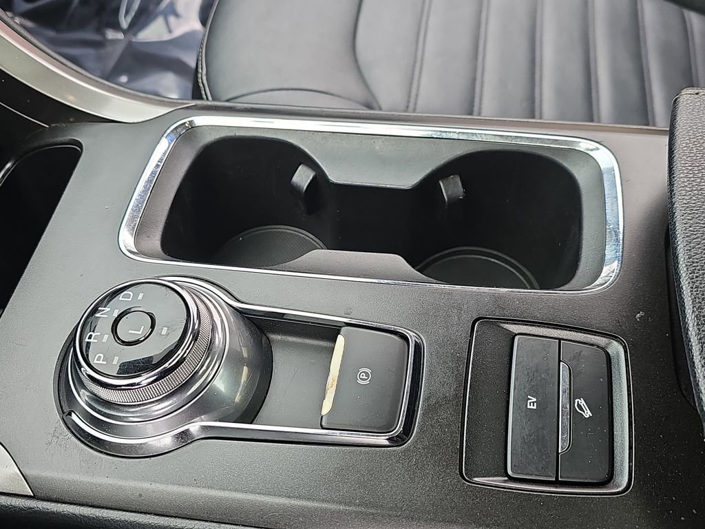 Used 2017 Ford Fusion Energi SE image 25