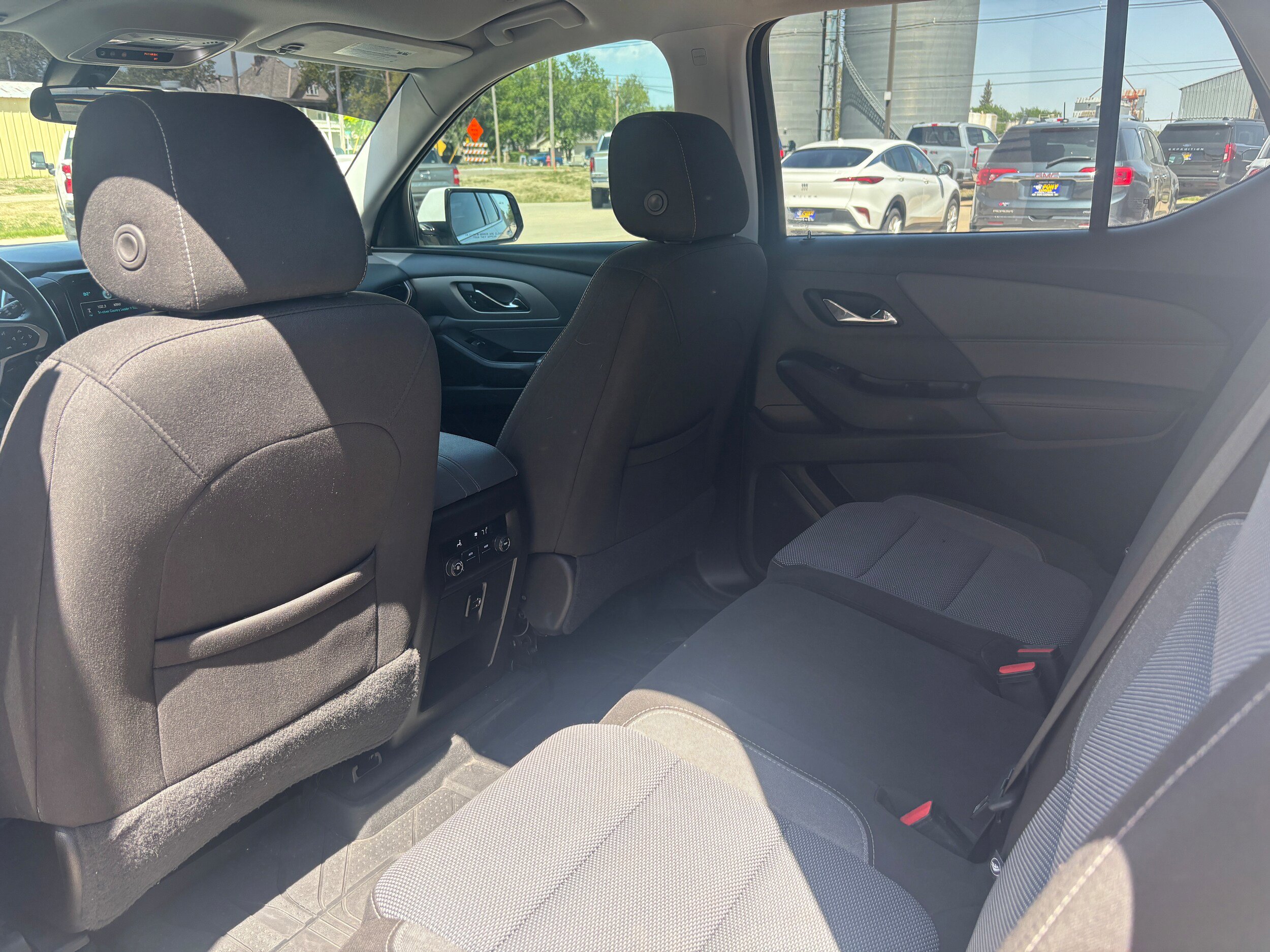 Used 2018 Chevrolet Traverse LT w/ LPO, Floor Liner Package AWD/4WD image 11