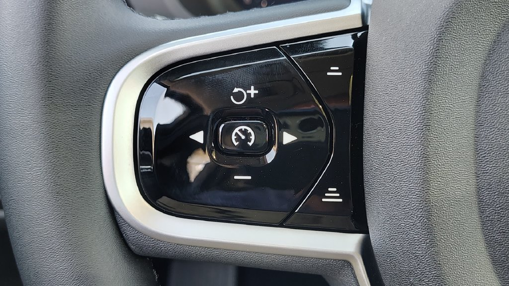 New 2026 Volvo XC60 B5 Plus w/ Climate Package AWD/4WD image 14