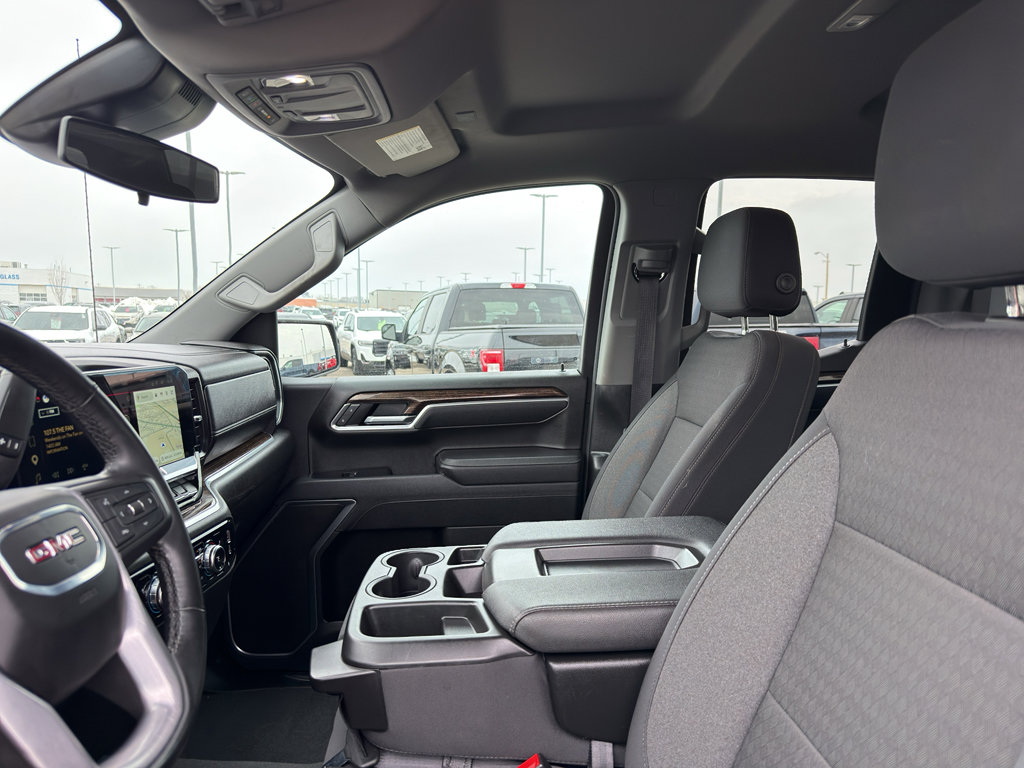 Used 2025 GMC Sierra 1500 Elevation image 27