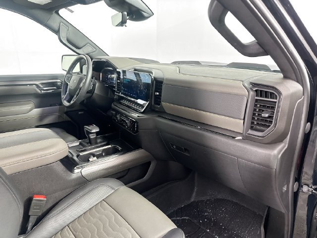 Used 2024 Chevrolet Silverado 1500 ZR2 w/ Technology Package AWD/4WD image 28