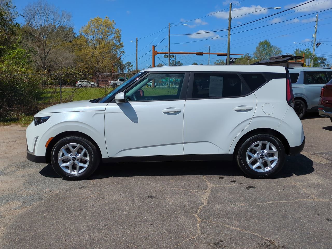Used 2025 Kia Soul LX image 8