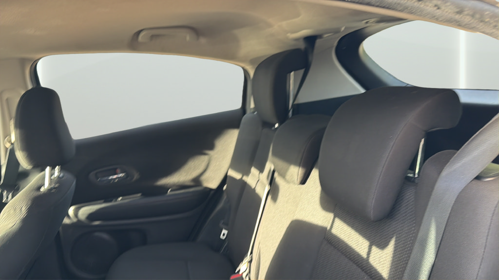 Used 2016 Honda HR-V LX image 24