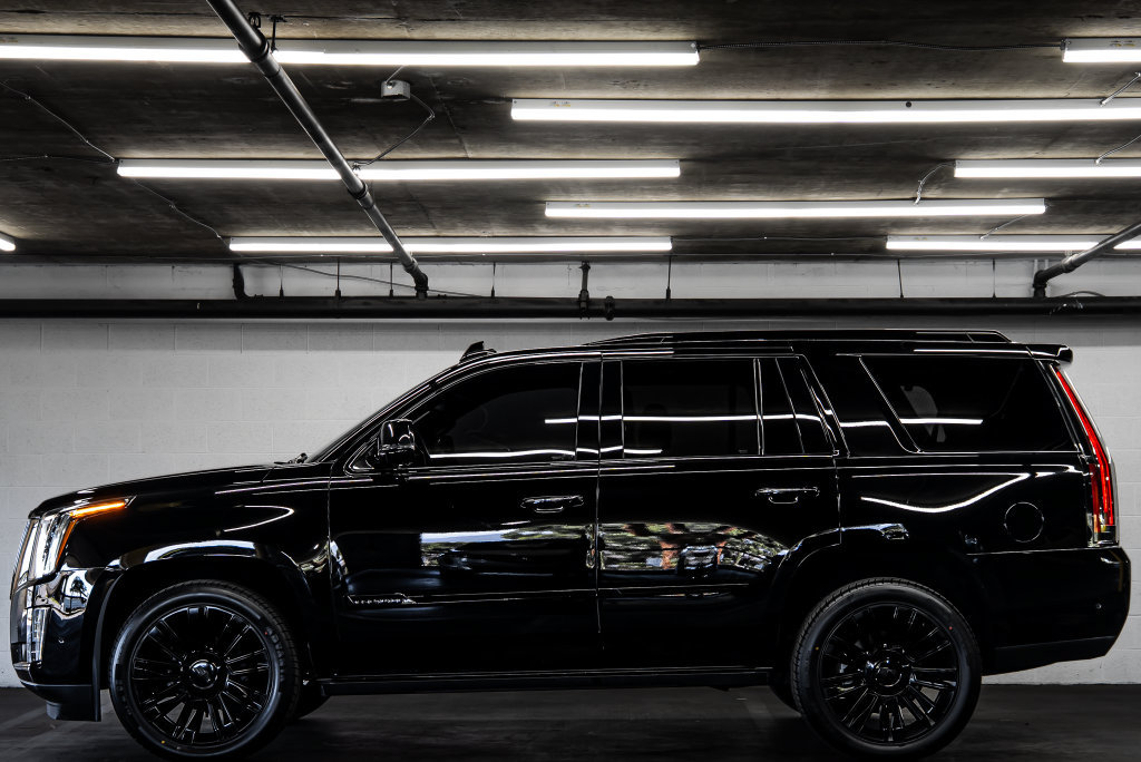 Used 2020 Cadillac Escalade Platinum RWD image 2