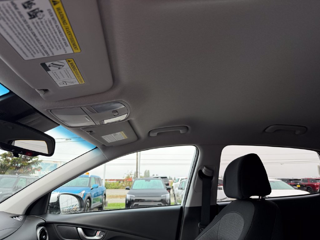 Used 2023 Hyundai Kona SE FWD image 17